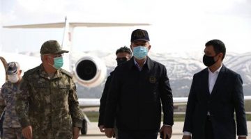 Milli Savunma Bakanı Akar harekat merkezinde