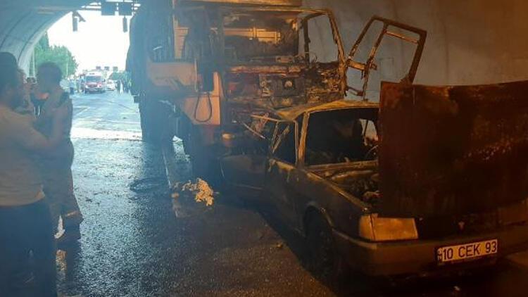 İzmir-Aydın Otoyolu’nda feci kaza! Otomobil alev aldı: 4 ölü, 2 yaralı