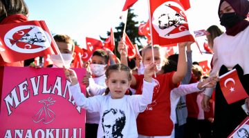 Aliağa’da Cumhuriyet Bayramı’nın 98.Yılı Törenle Kutlandı