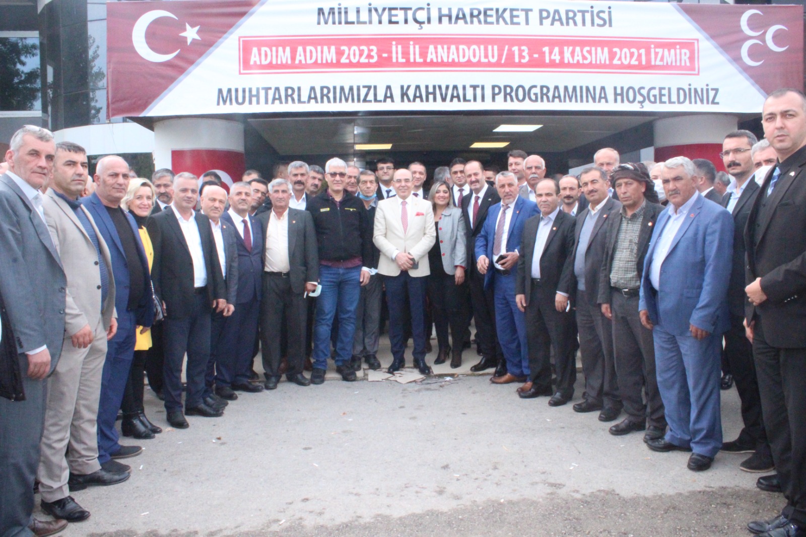 MHP Muhtarlarla bir araya geldi