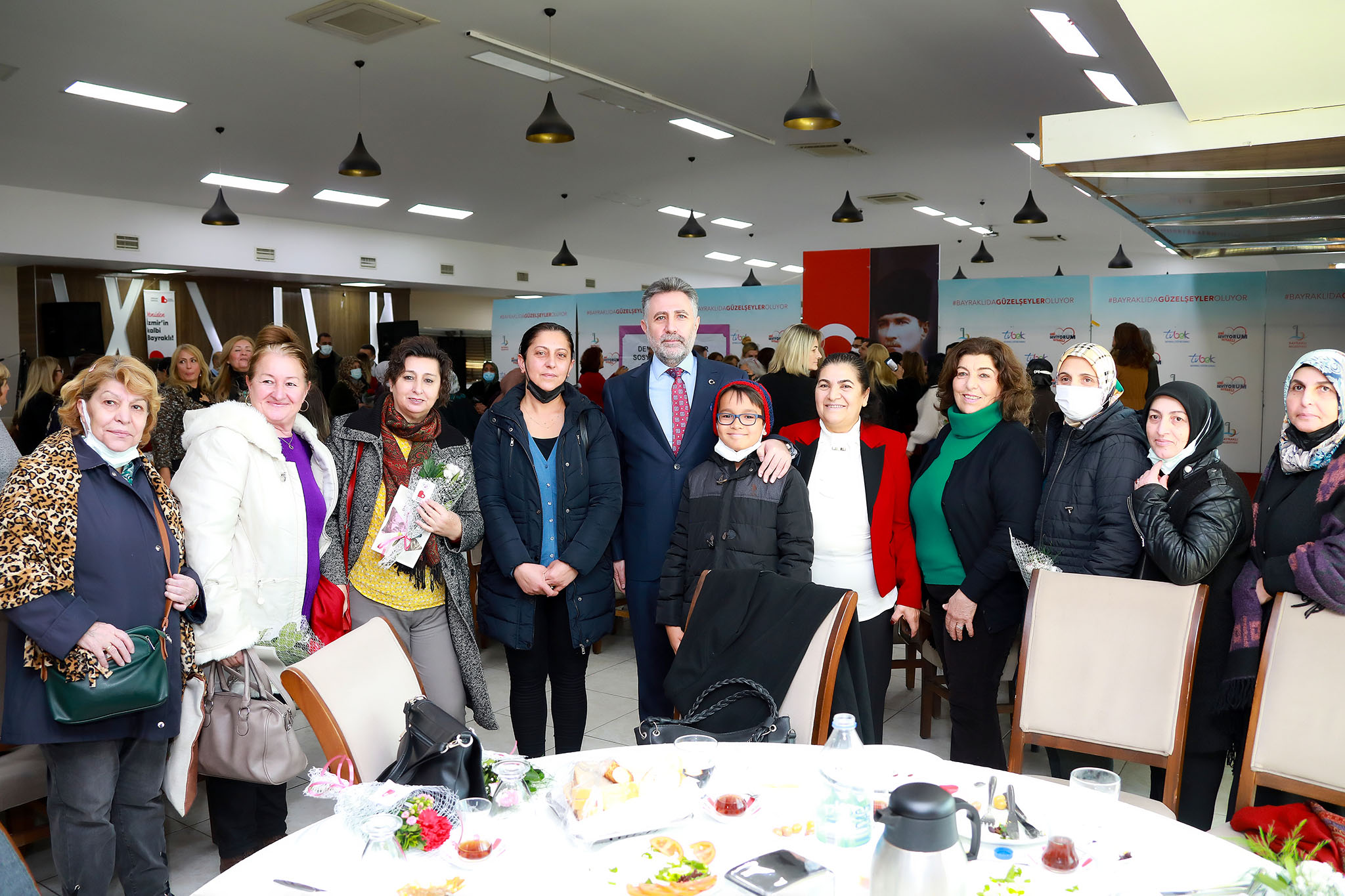 Demokrat Kadınlar’ Bayraklı’da buluştu