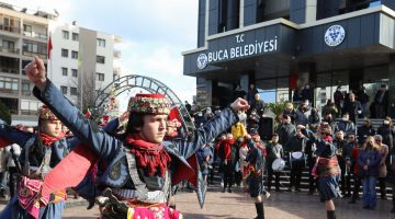 Buca İstiklal Marşı için tek yürek