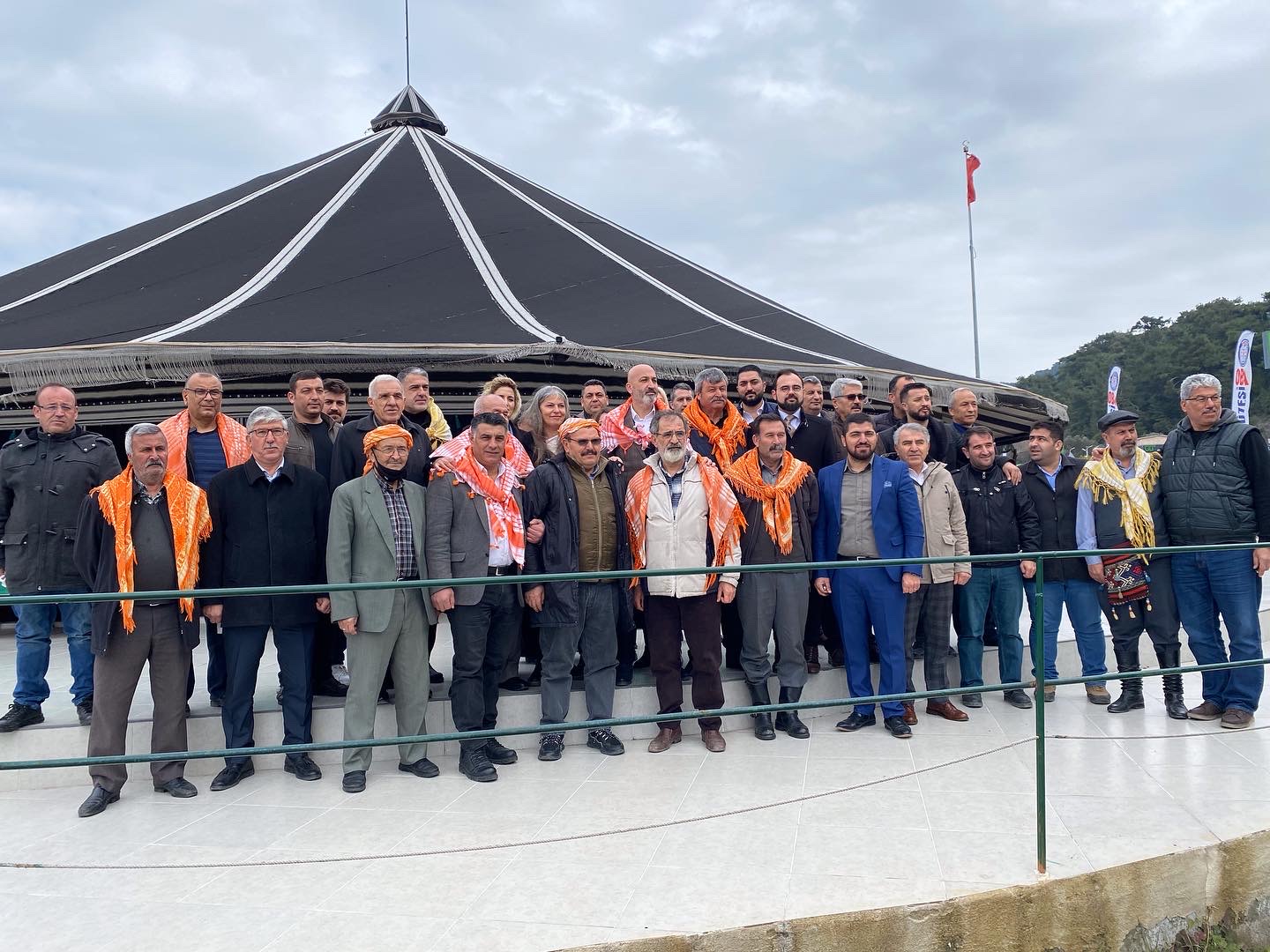 BAŞKAN GÜLDOĞAN VE YÖNETİMİ YÖRÜKLERLE BİR ARAYA GELDİ.