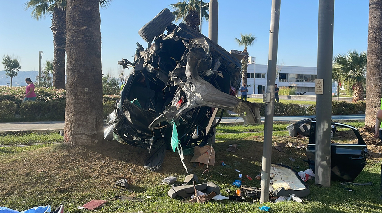 İzmir’de korkunç kaza! Otomobil takla attı ölenler var