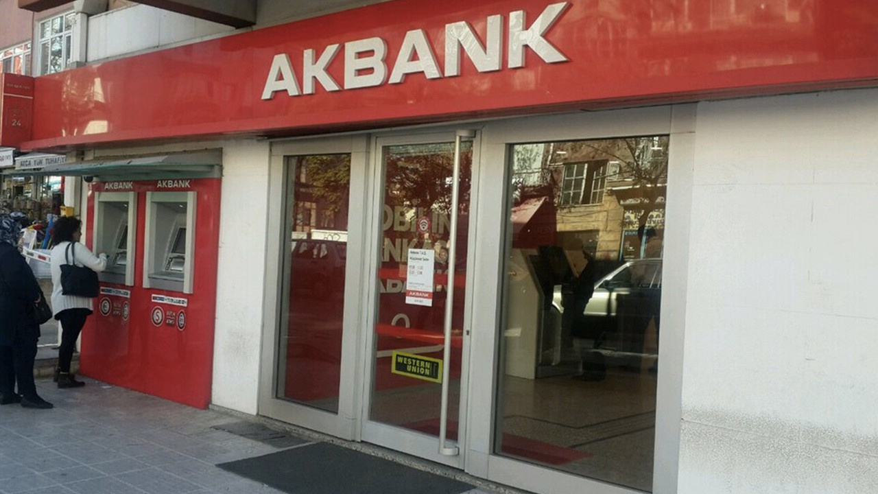Akbank en düşük 10 bin lira maaşlı personel arıyor! Başvuru şartlarına bakın