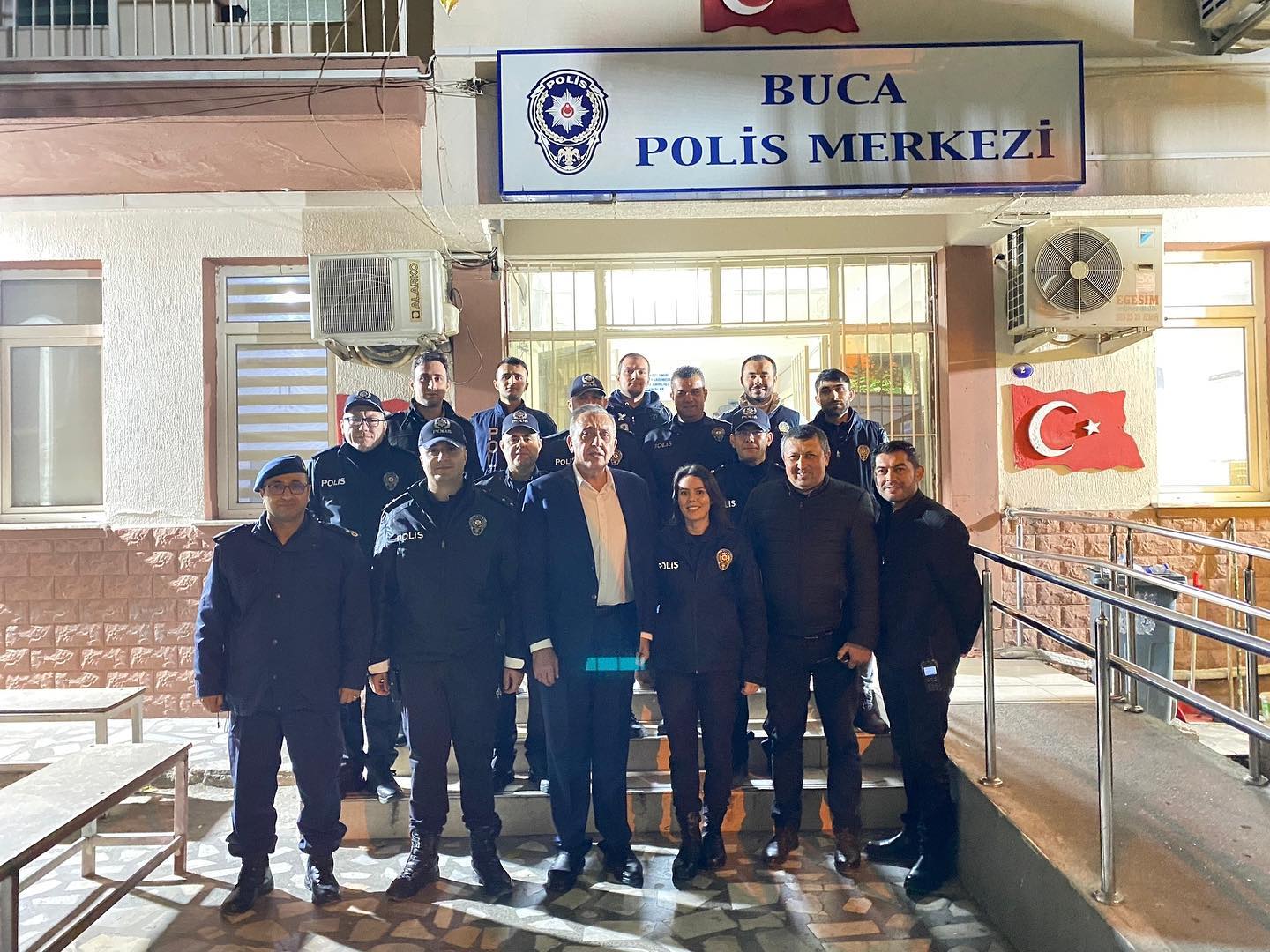 Buca Kaymakamı Tuncer “Yeni yılda Yalnız Bırakmadı”