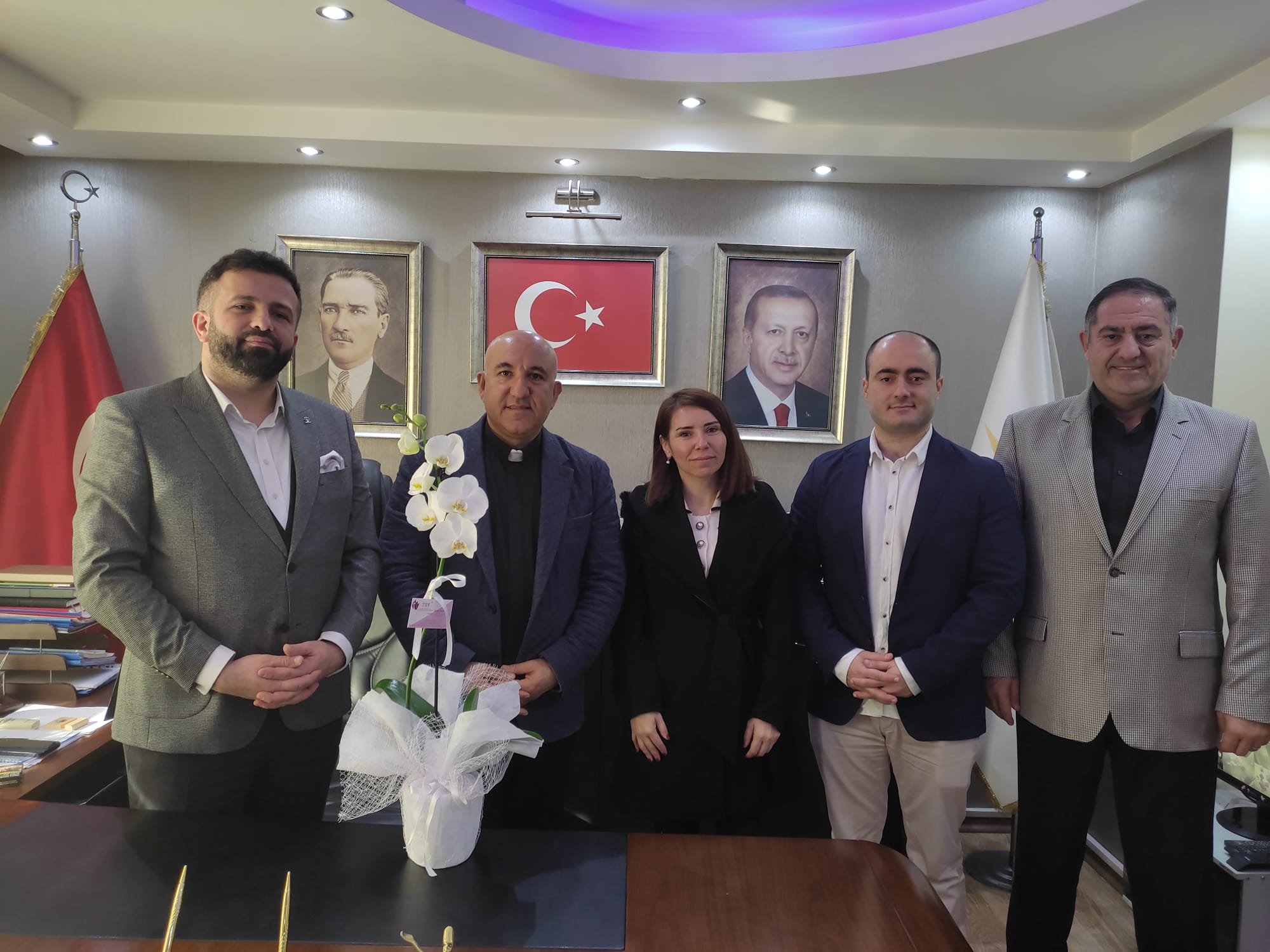 AK Parti Buca’ya Pastör Çevik’ten anlamlı ziyaret