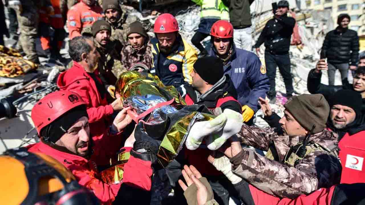 Sırf o kurtulsun diye kendini feda etti! Büyük dramı Hakan Hatipoğlu anlattı: Kolunu kestirdi…
