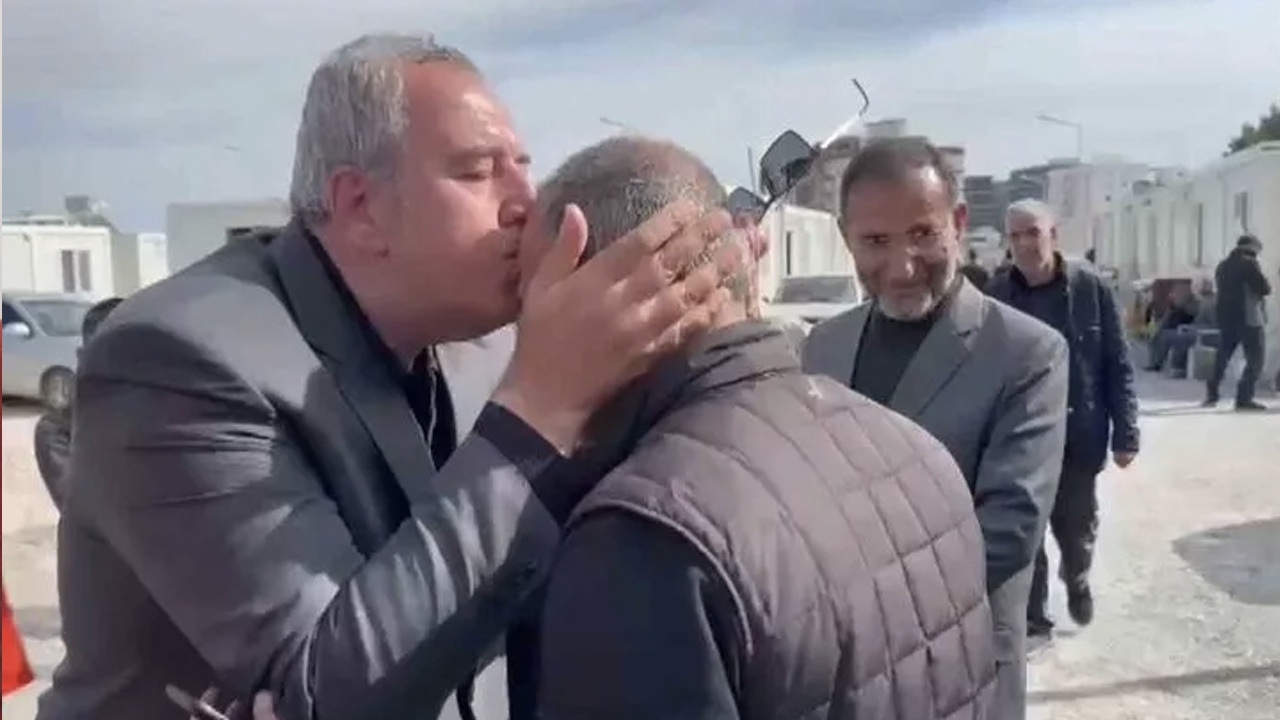 Valiyi görünce alnından öptü! ‘Analar ne yiğitler doğuruyormuş meğer’