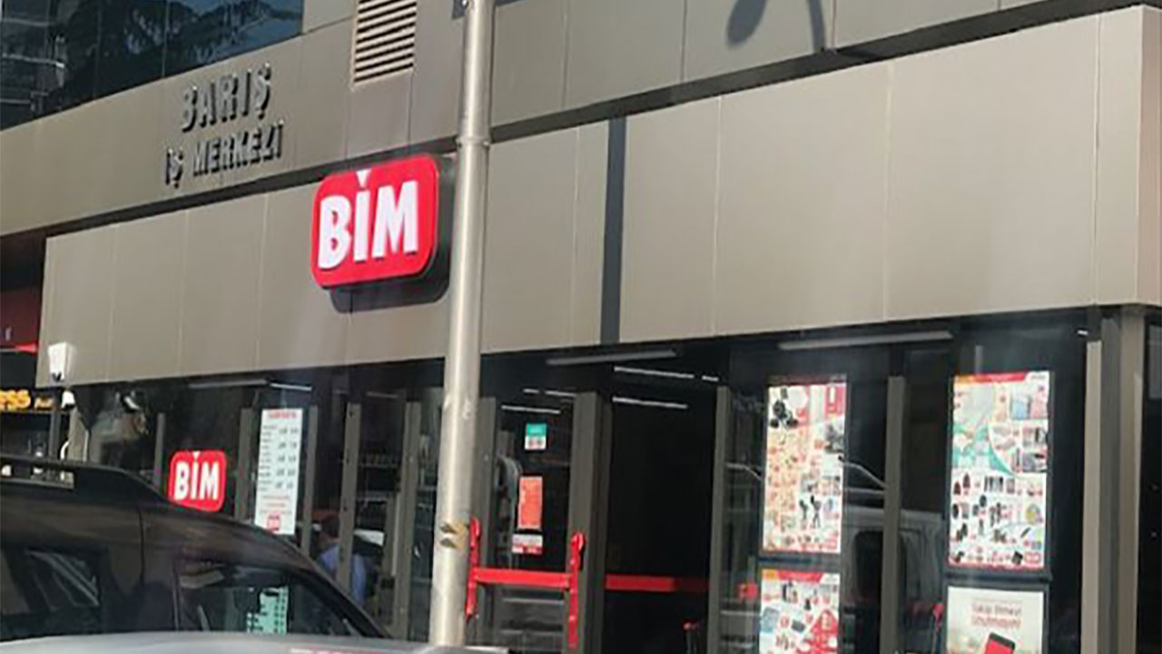 BİM marketten alışveriş yapanlar isyan etti! İçinden çıkanlar yok ediyor aman dikkat!