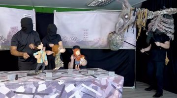 Yüzleri maskeli adamlar ürküttü! Kukla gösterisinde ‘Tanrı sizi cezalandırdı’ denildi! Bakanlık el attı