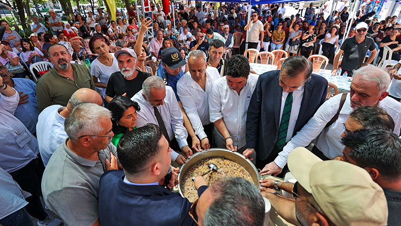 Buca’da aşure dualarla karıldı