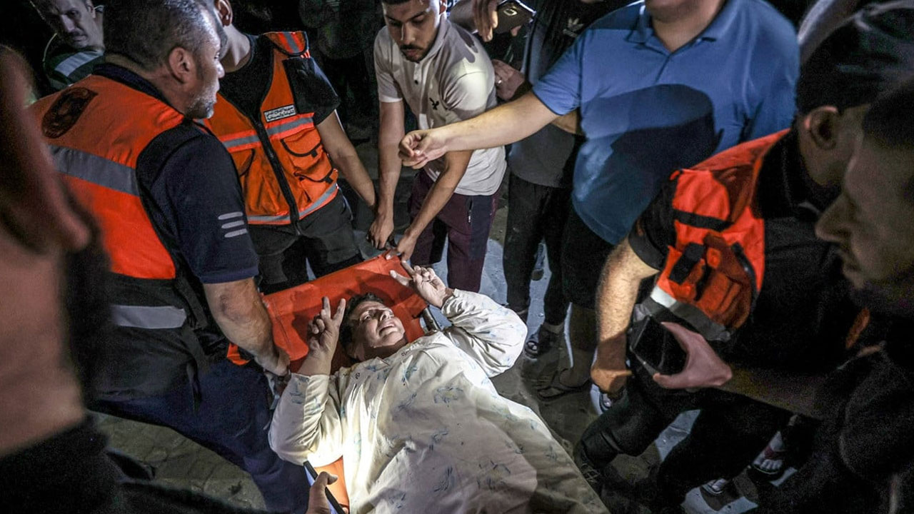 İsrail, Gazze’de sivillerin sığındığı tarihi kiliseyi vurdu