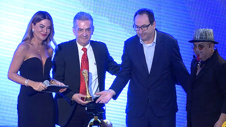 Metin Aydınoğlu ’na Amatör Sporlara Katkı Ödülü