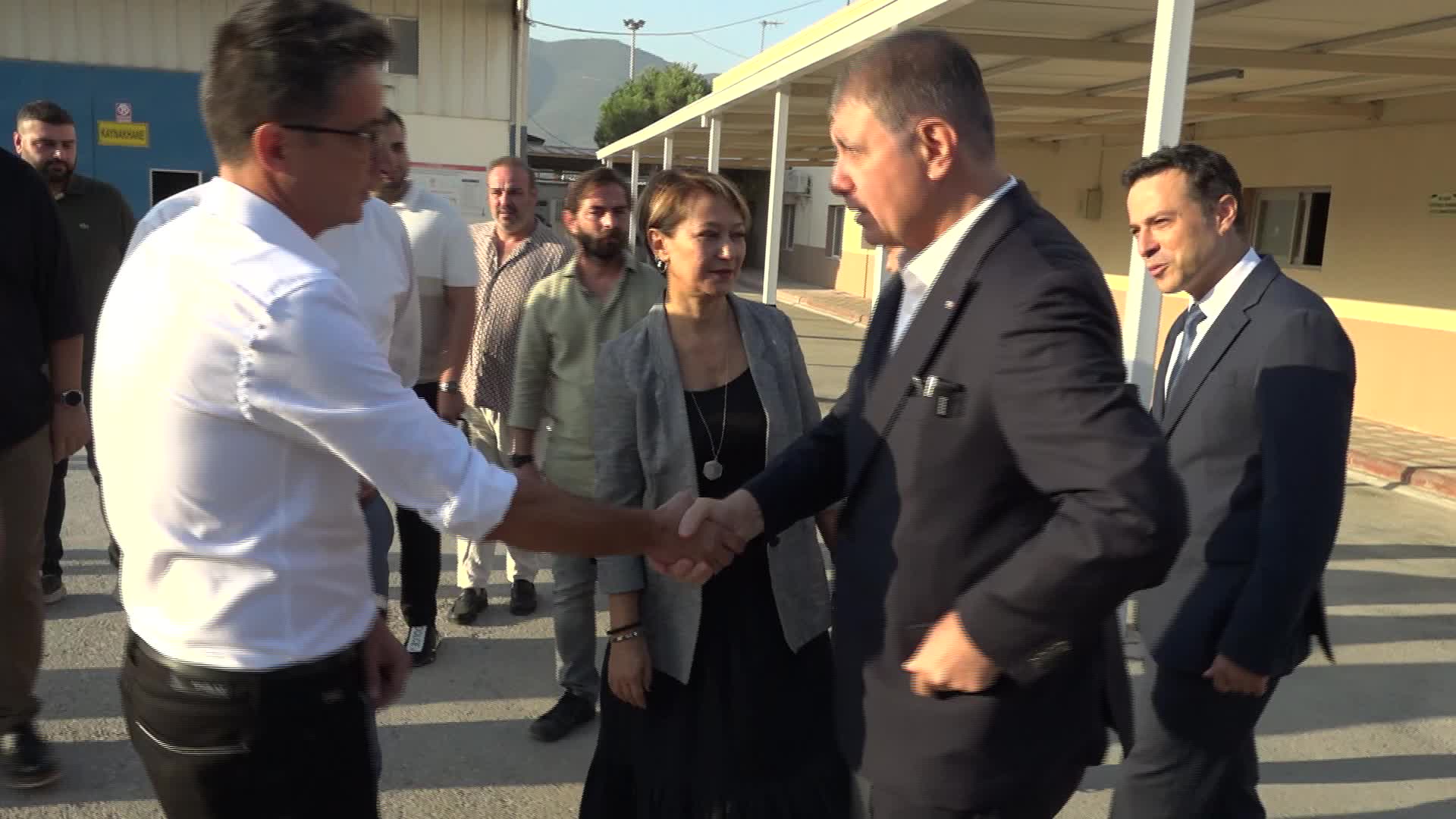 İzmir Büyükşehir Belediye Başkanı Tugay, işçilerle buluştu: Bizden önemli görevler yapmamızı bekleyen bir şehir var