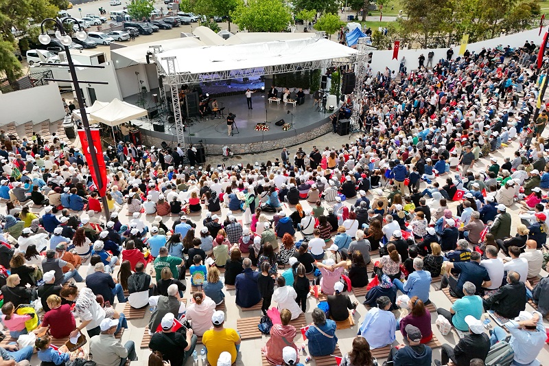 Buca ’da Sanat Yeniden Sahne Alıyor: Zeki & Metin Amfi Tiyatro Yıllar Sonra Kapılarını Açıyor