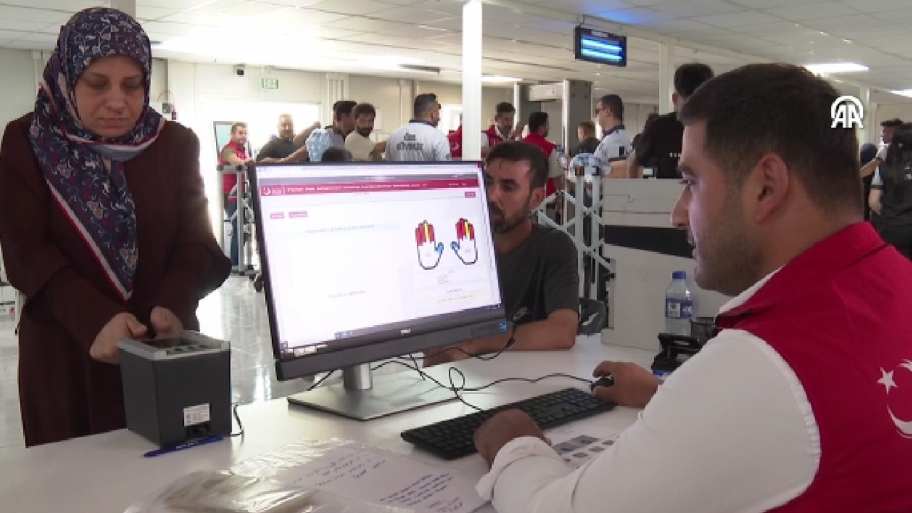 8 Aralık’tan bu yana kaç Suriyeli ülkesine döndü?