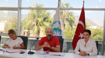 Belediye meclisinde istifa depremi!