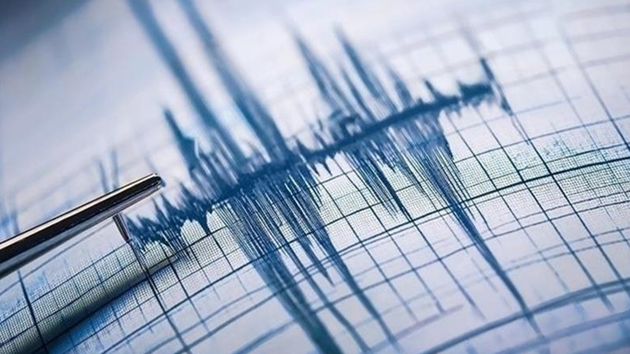 Balıkesir’den sonra Manisa sallanıyor! Panik yaratan deprem