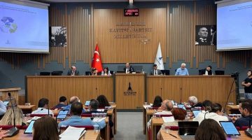 İzmir Büyükşehir Meclis’inde gündem yoğun: İZBAN, İZSU, İZBETON ve çöp sorunları tartışıldı