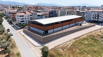 Mimar Ferdi Zeyrek Spor Kompleksi’nde ilk maç