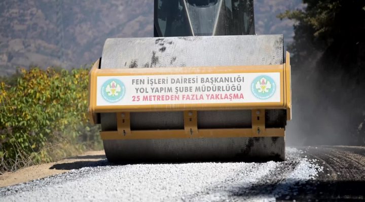 Manisa Büyükşehir Belediyesi, Alaşehir’de 40 yıllık yol sorununu çözdü