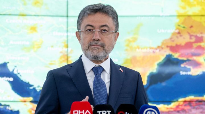 Bakan Yumaklı: Aydın ve Milas’taki yangınlar kontrol altına alındı