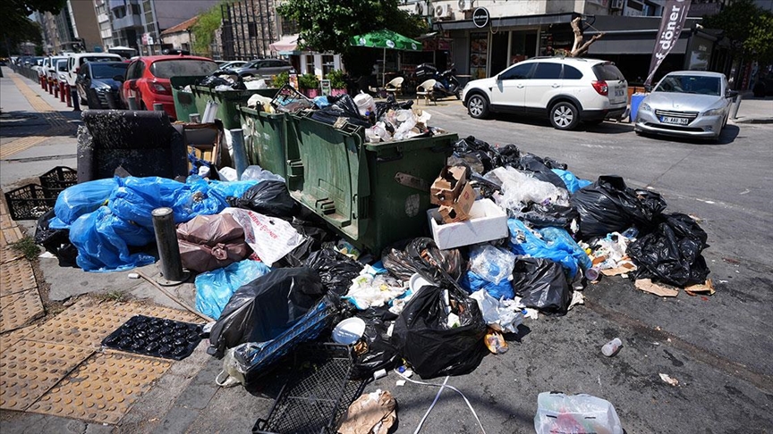 SON DAKİKA… CHP’de çöp krizi! İzmir Büyükşehir Belediye Başkanı Cemil Tugay Gökan Zeybek’i yalanladı: Kendisi yanlış bilgilendirilmiş!