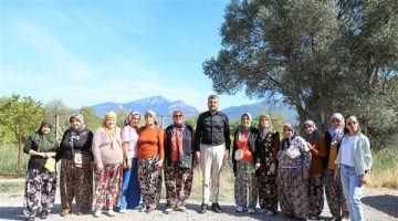 Görkem Duman: “Ürettikçe yaşamı güzelleştiren tüm kadın çiftçilerin yanındayız”