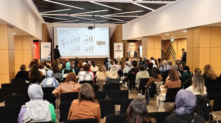 DENİZLİ’DE KADIN GİRİŞİMCİLERE E-TİCARET DESTEĞİ