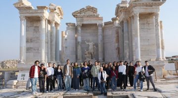 Denizli Büyükşehir’den gençlere yönelik turizm atağı