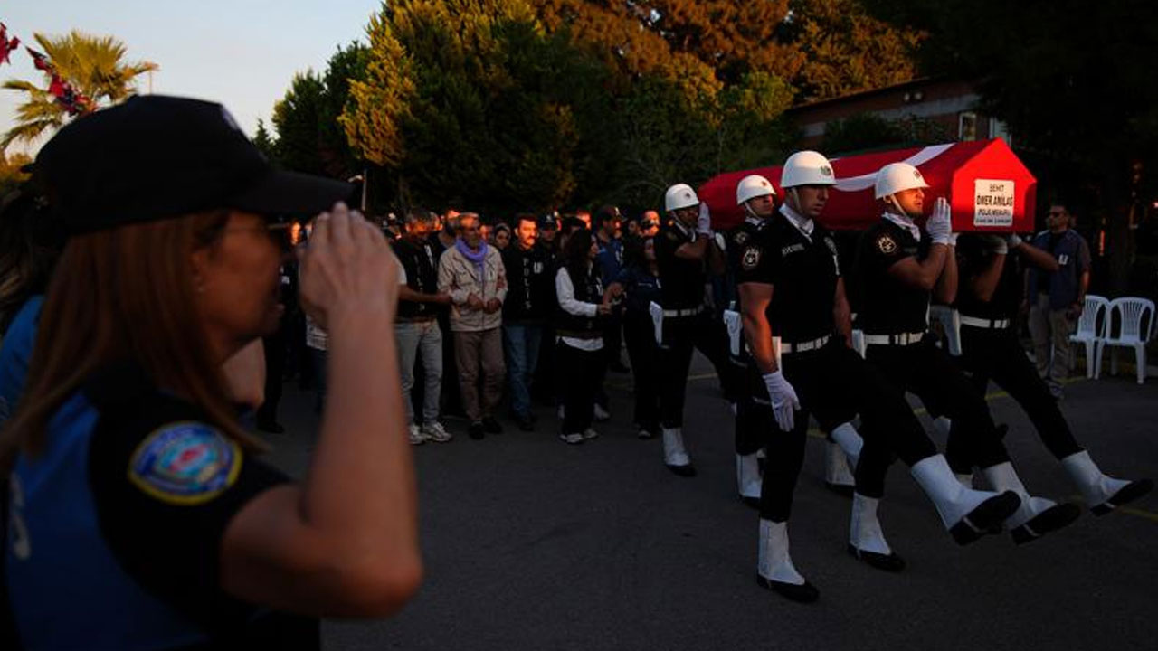 Şehit polis Amilağ’ın cenazesi memleketi Şanlıurfa’ya uğurlandı