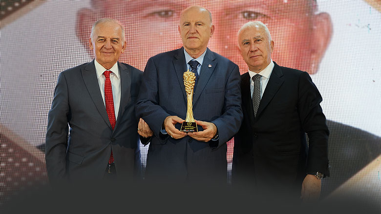Şerafettin Bural ’a “2025 Yılında Başarı Ödülü”