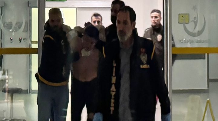 Şiddet uyguladığı kız kardeşinin üzerine kaynar su döktü!