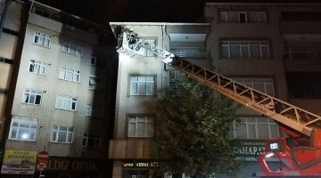 Gebze’de çöken apartmanın yakınındaki bir bina daha tedbiren boşaltıldı