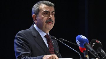 Millî Eğitim Bakanı Yusuf Tekin açıkladı! Ara tatil kaldırılacak mı?