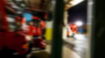 Oto galeride yangın çıktı! 5 araç alev alev yandı