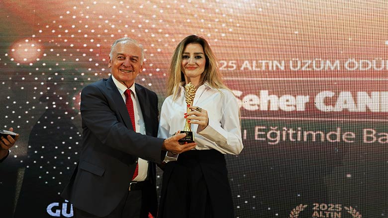 2025 Yılı Eğitimde Başarı Ödülü Dr. Seher Canerler ’in