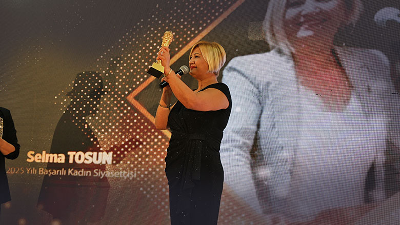 2025 Yılı Başarılı Kadın Siyasetçi Ödülü Selma Tosun ’a Verildi